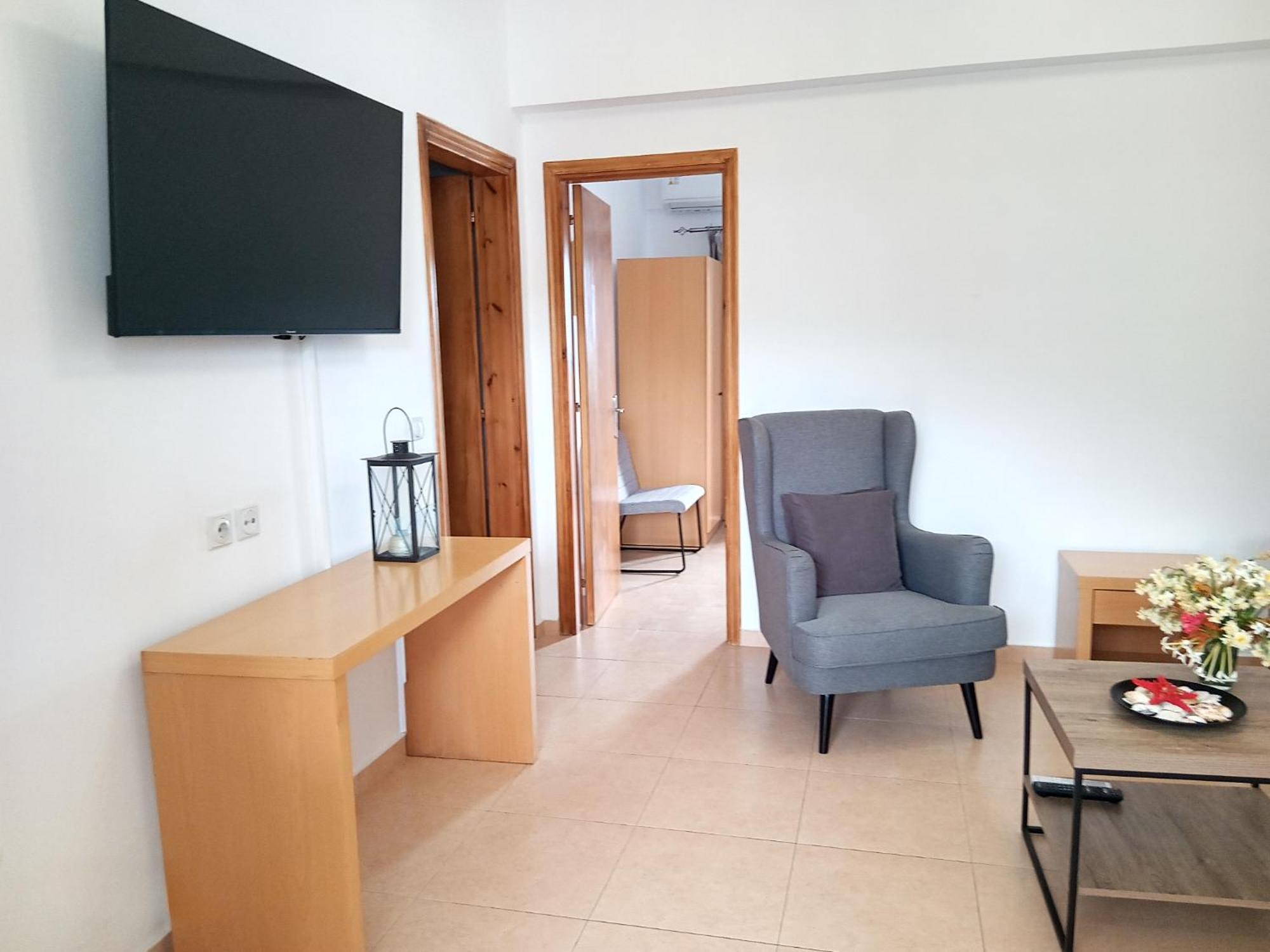 Corafili Holiday Suites คิโอตาริ ภายนอก รูปภาพ