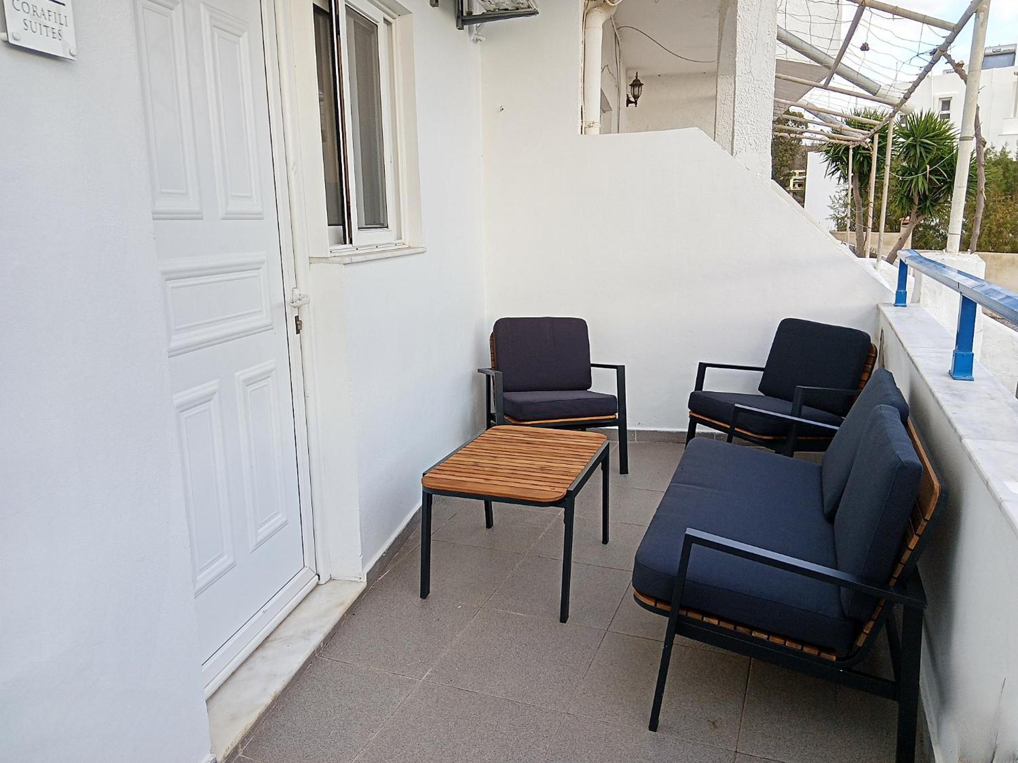Corafili Holiday Suites คิโอตาริ ภายนอก รูปภาพ