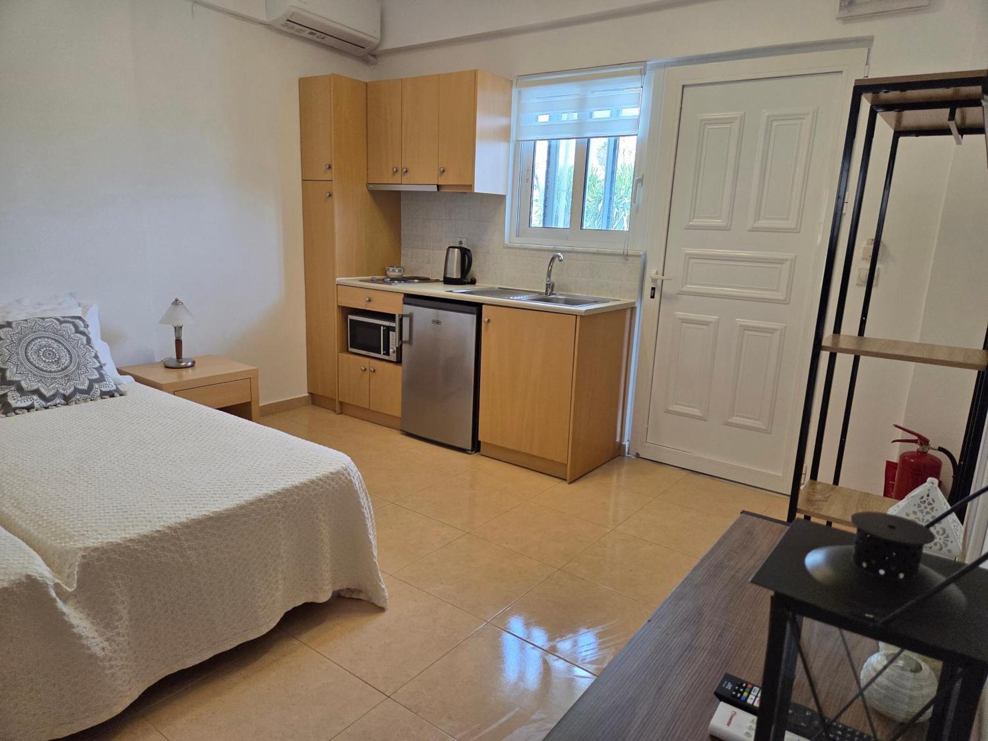 Corafili Holiday Suites คิโอตาริ ภายนอก รูปภาพ