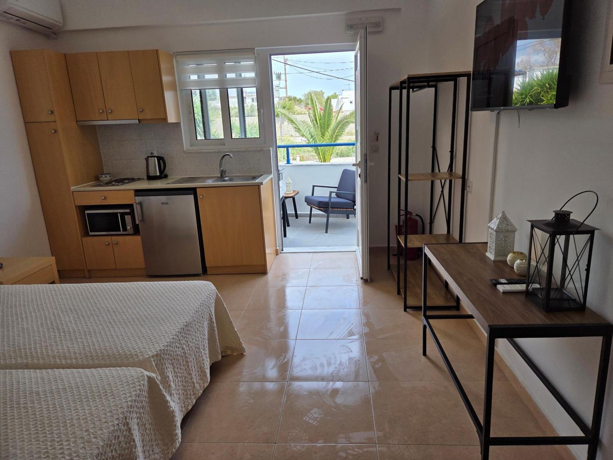 Corafili Holiday Suites คิโอตาริ ภายนอก รูปภาพ