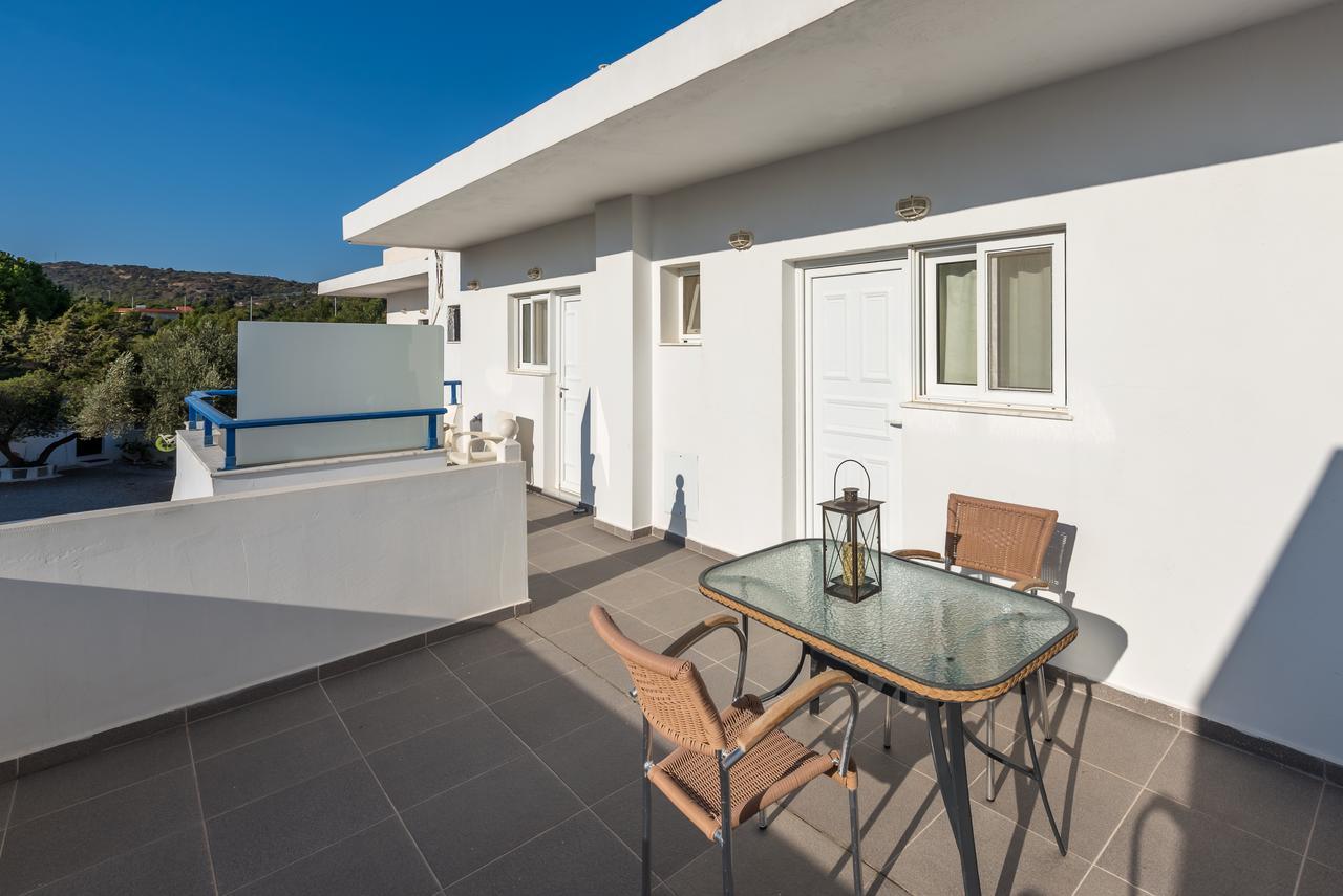 Corafili Holiday Suites คิโอตาริ ภายนอก รูปภาพ