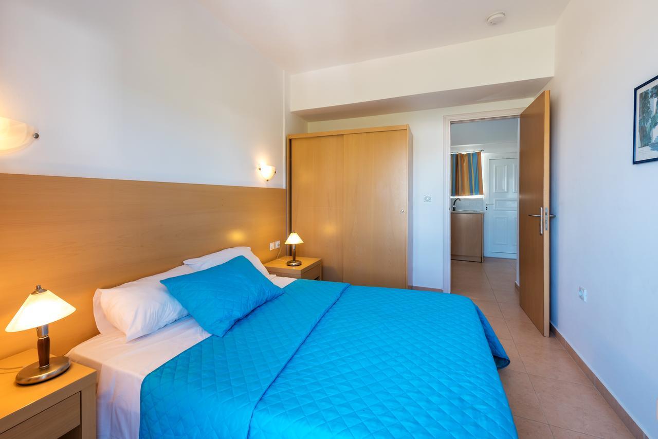 Corafili Holiday Suites คิโอตาริ ภายนอก รูปภาพ